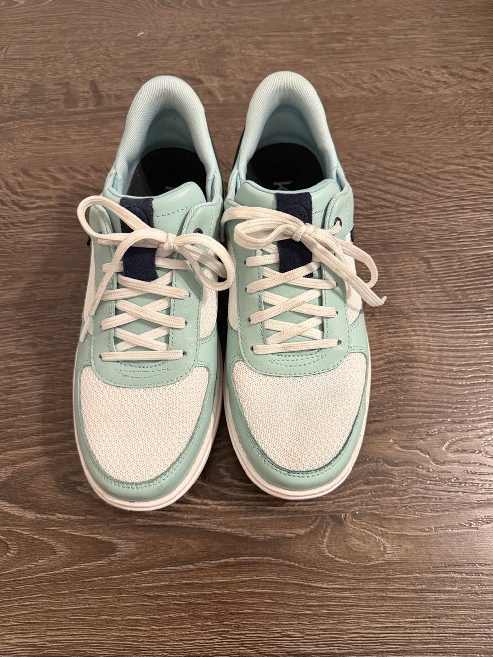 Kizik Brisbane Sneaker Size 9 Pastel Surf Spray